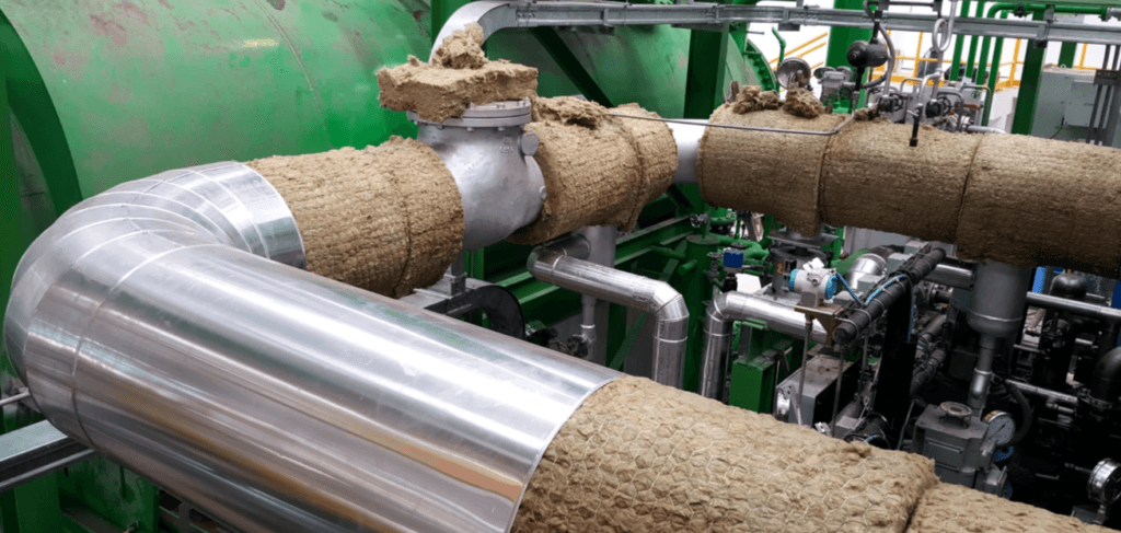 Imagem de isolantes térmicos em sistemas de tubulações industriais